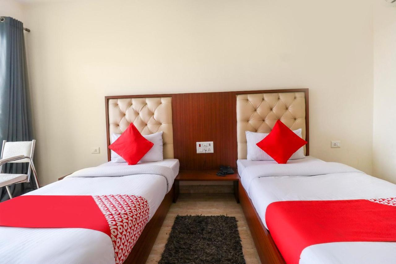 Отель Oyo Flagship 69860 Mastana Palace Варанаси Экстерьер фото