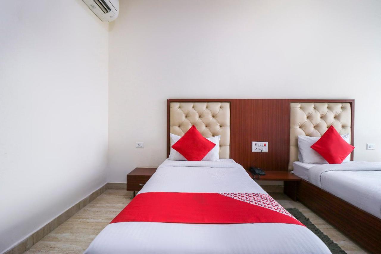 Отель Oyo Flagship 69860 Mastana Palace Варанаси Экстерьер фото